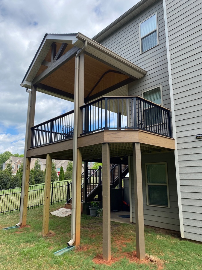 covered deck builders